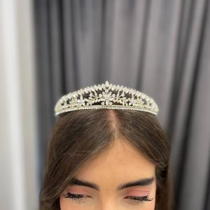 تاج عروس ظریف گل‌دار وارداتی