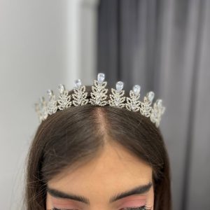 تاج عروس نقره‌ای برگ‌نگین