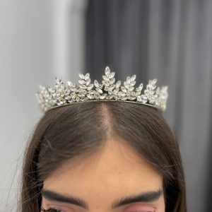 تاج عروس نقره‌ای شاخه‌برگ