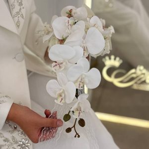 دسته گل ارکیده هایپررئال
