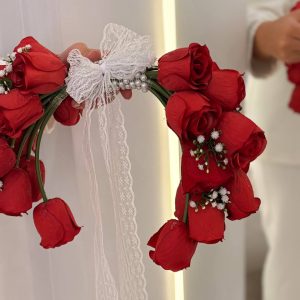 دسته گل رز قرمز هلالی - تصویر 2