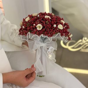 دسته گل قرمز