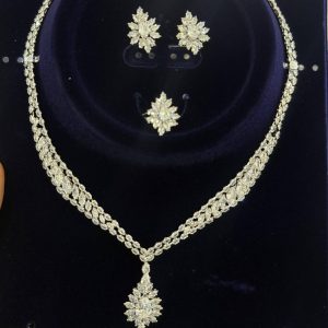 سرویس مشابه جواهر سلطنتی
