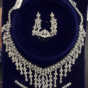 سرویس آویزی مشابه جواهر نگین اتمی